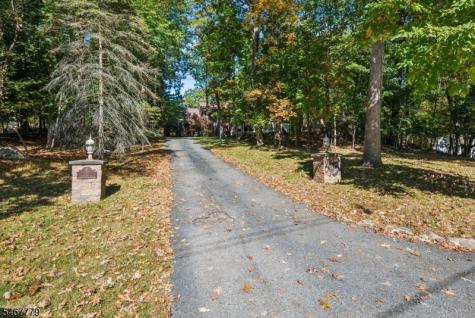 113 Evergreen Avenue Hopatcong NJ 07843