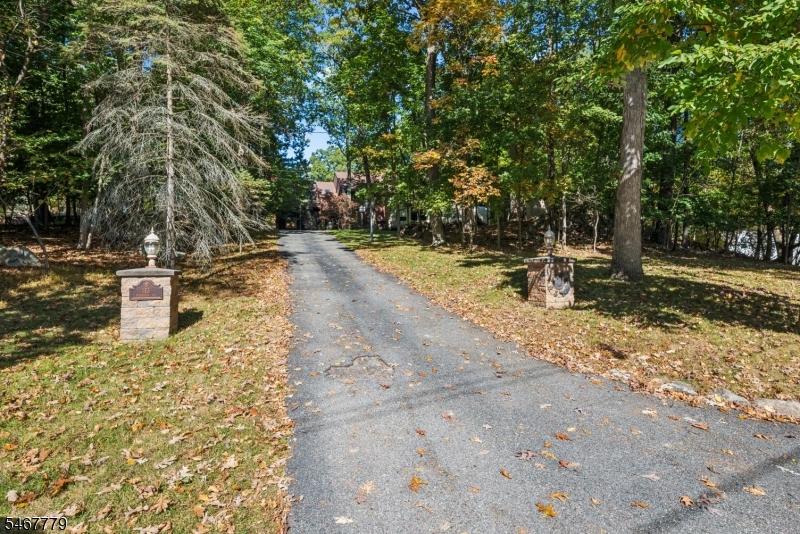 113 Evergreen Avenue Hopatcong NJ 07843