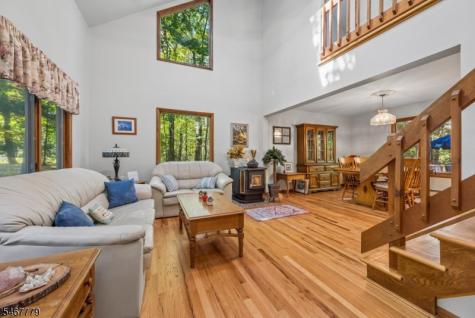 113 Evergreen Avenue Hopatcong NJ 07843