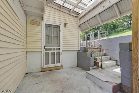 26 Sanatorium Road Glen Gardner NJ 08826