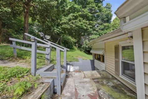 26 Sanatorium Road Glen Gardner NJ 08826