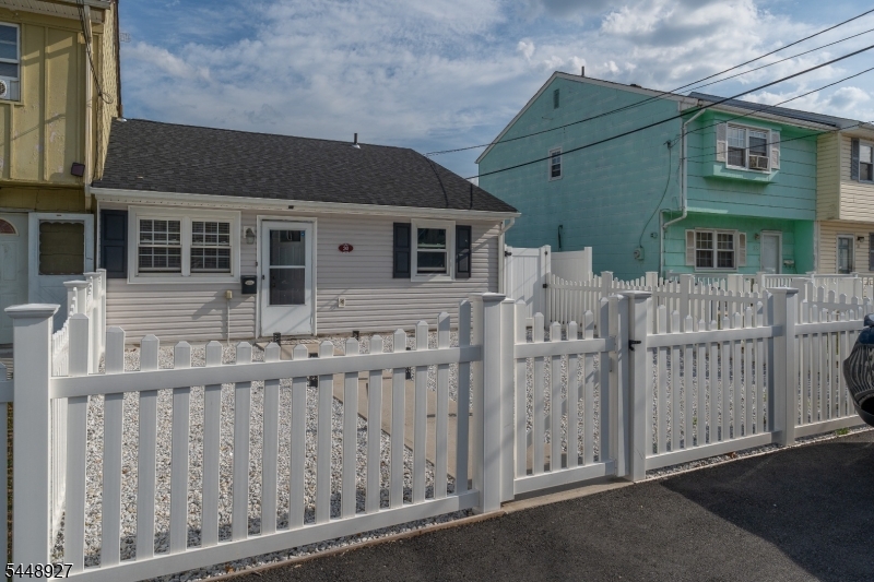 30 Warren Street Carteret NJ 07008