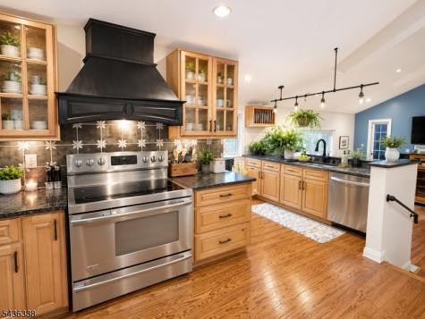 4 Laurel Place Chester NJ 07930