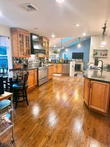 4 Laurel Place Chester NJ 07930