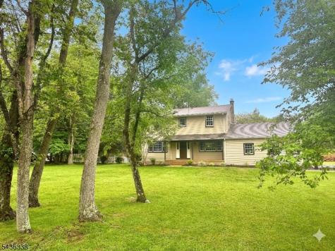 4 Laurel Place Chester NJ 07930