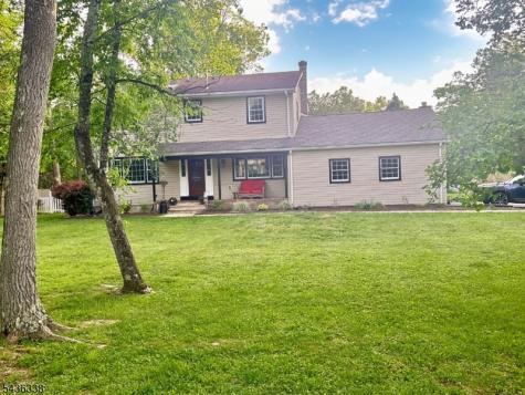 4 Laurel Place Chester NJ 07930