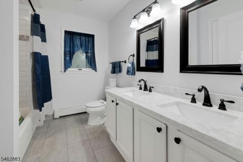 47 Mott Road Frelinghuysen NJ 07825