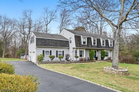 6 Robin Drive Jefferson NJ 07438