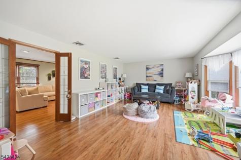 6 Robin Drive Jefferson NJ 07438