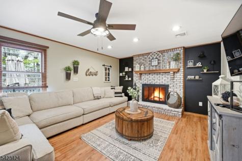 6 Robin Drive Jefferson NJ 07438