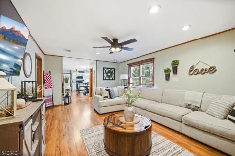 6 Robin Drive Jefferson NJ 07438