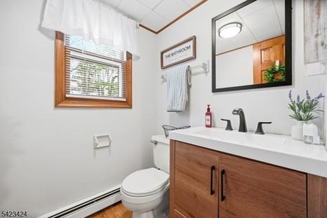 6 Robin Drive Jefferson NJ 07438