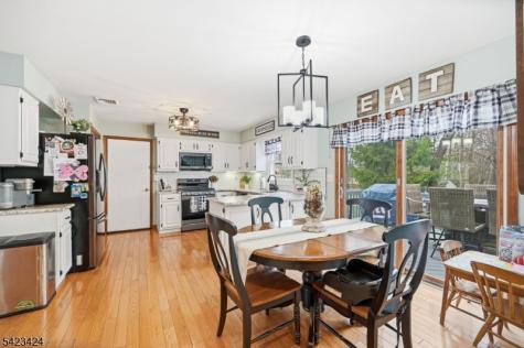 6 Robin Drive Jefferson NJ 07438