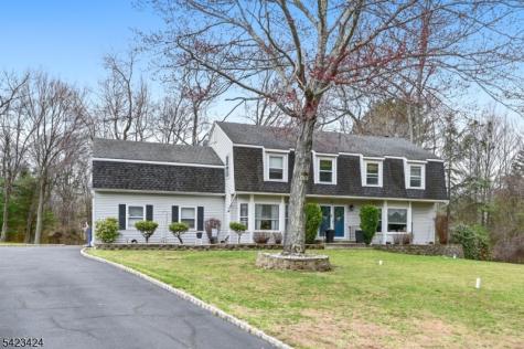 6 Robin Drive Jefferson NJ 07438
