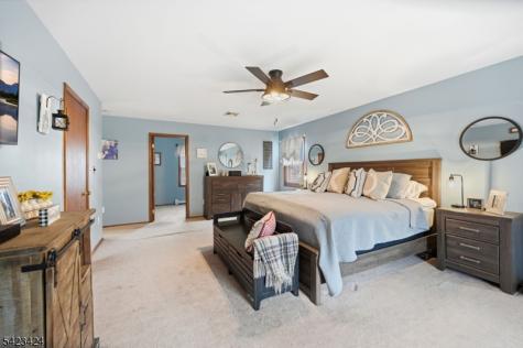 6 Robin Drive Jefferson NJ 07438