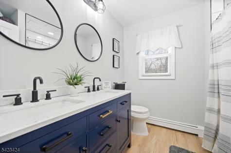 6 Robin Drive Jefferson NJ 07438