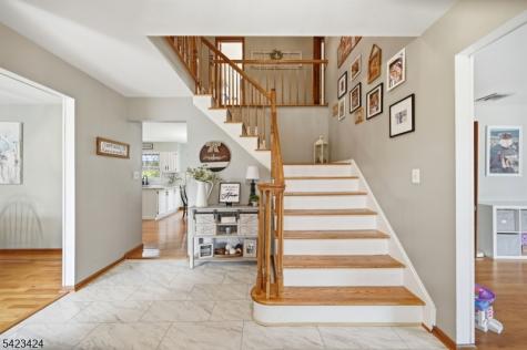 6 Robin Drive Jefferson NJ 07438