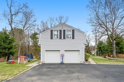 6 Robin Drive Jefferson NJ 07438
