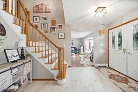 6 Robin Drive Jefferson NJ 07438