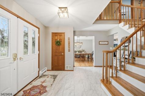 6 Robin Drive Jefferson NJ 07438