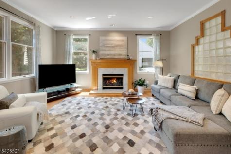 55 Delaware Avenue Long Hill NJ 07980