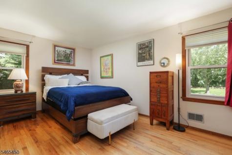 1 Longfellow Lane Clark NJ 07066