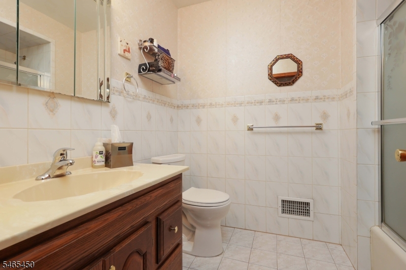 1 Longfellow Lane Clark NJ 07066