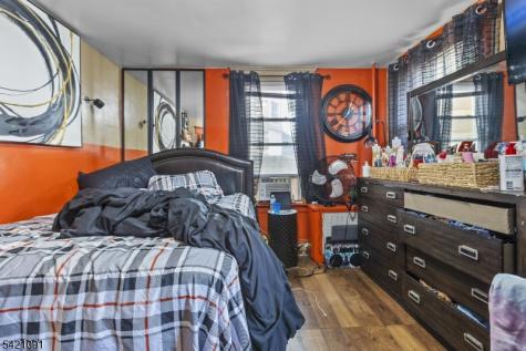 42 Mead Street Newark NJ 07106