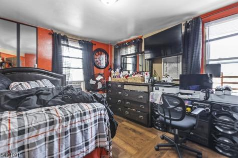 42 Mead Street Newark NJ 07106