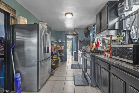 42 Mead Street Newark NJ 07106