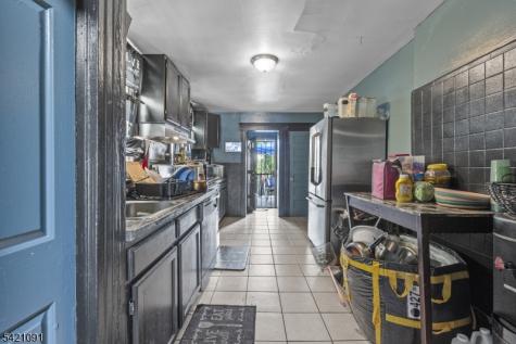42 Mead Street Newark NJ 07106