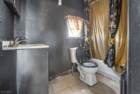 42 Mead Street Newark NJ 07106