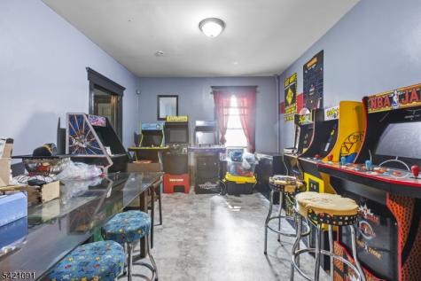 42 Mead Street Newark NJ 07106