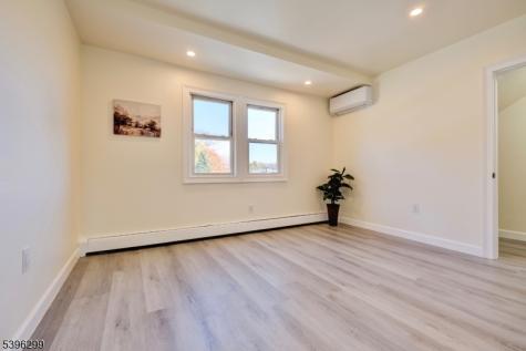 58 Zeliff Avenue Little Falls NJ 07424