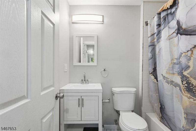 15 Chelsea Avenue East Orange NJ 07018