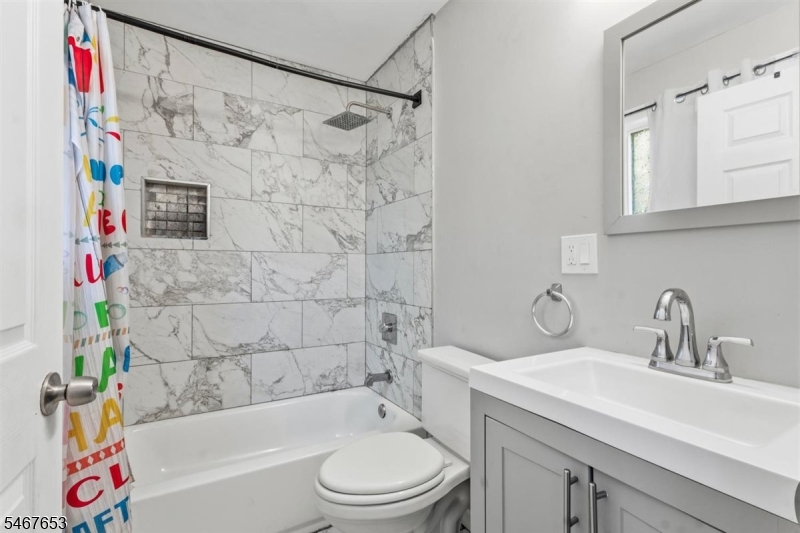 15 Chelsea Avenue East Orange NJ 07018