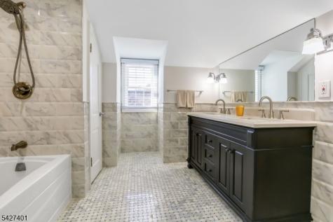 1008 Mary Allen Lane Mountainside NJ 07092