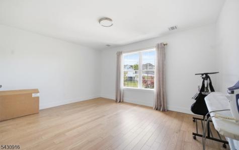 25 Mayfair Place Clifton NJ 07013