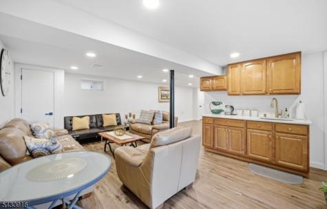 25 Mayfair Place Clifton NJ 07013
