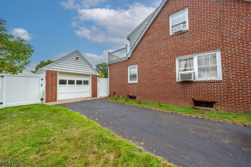 668 Greenbrook Road North Plainfield NJ 07063
