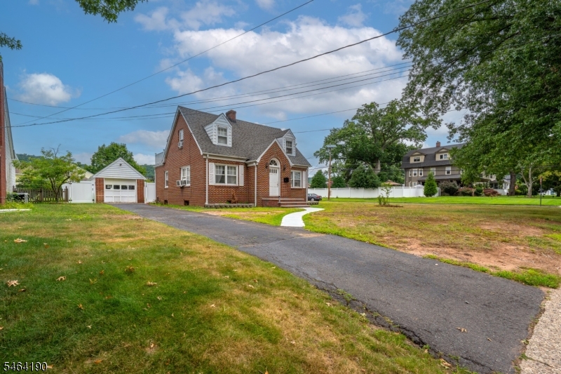 668 Greenbrook Road North Plainfield NJ 07063