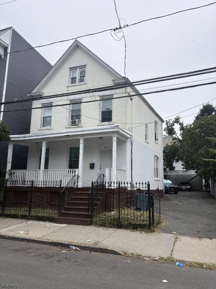 862 S 18th Street Newark NJ 07108