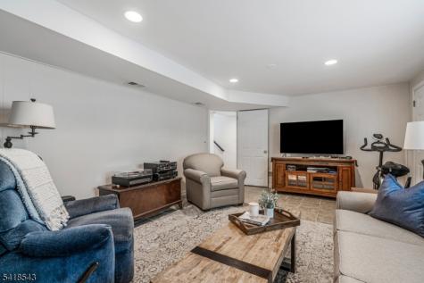 8 Beechwood Road Bernards NJ 07920