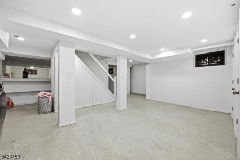 1296 Magie Avenue Elizabeth NJ 07208