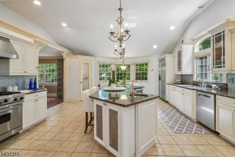 2 Briarwood Drive Millburn NJ 07078