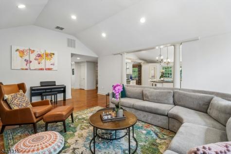 2 Briarwood Drive Millburn NJ 07078