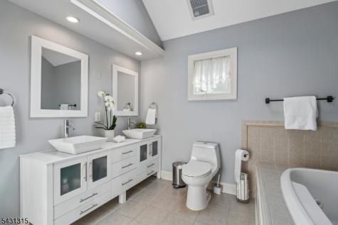 2 Briarwood Drive Millburn NJ 07078