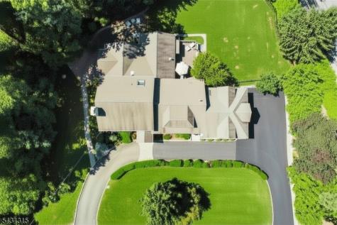 2 Briarwood Drive Millburn NJ 07078