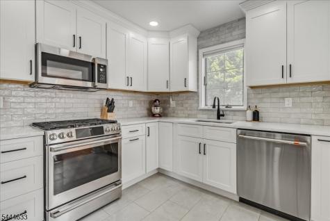 48 Woodland Avenue Verona NJ 07044