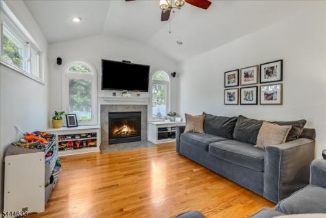 48 Woodland Avenue Verona NJ 07044
